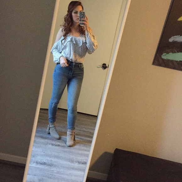 Abercrombie floral print shoulder cut out top - Picture 3 of 6